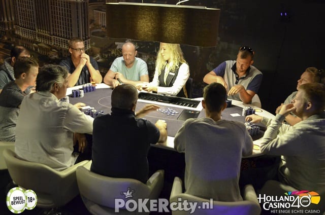 http://www.pokercity.nl/uploads/lrFoto/event1493/DSC_0077-2-2.jpg