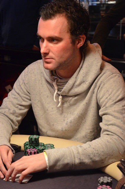 http://www.pokercity.nl/uploads/lrFoto/event763/DSC_0418.JPG