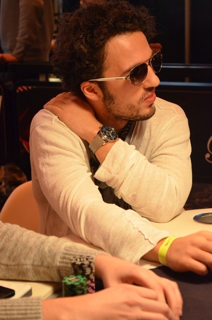 http://www.pokercity.nl/uploads/lrFoto/event763/DSC_0425.JPG