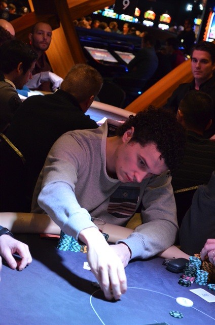 http://www.pokercity.nl/uploads/lrFoto/event985/DSC_0079.JPG
