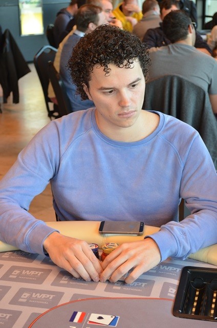 http://www.pokercity.nl/uploads/lrFoto/event1030/DSC_0126.JPG