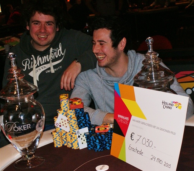 http://www.pokercity.nl/uploads/lrFoto/event668/DSC02235.JPG