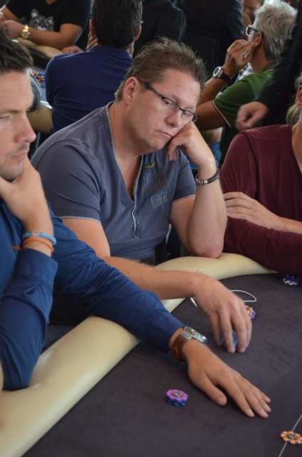 http://www.pokercity.nl/uploads/lrFoto/event909/DSC_0083.JPG