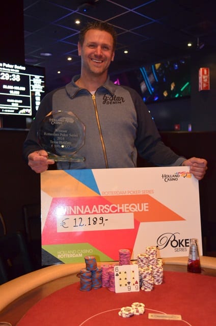 http://www.pokercity.nl/uploads/lrFoto/event1276/DSC_0270.JPG