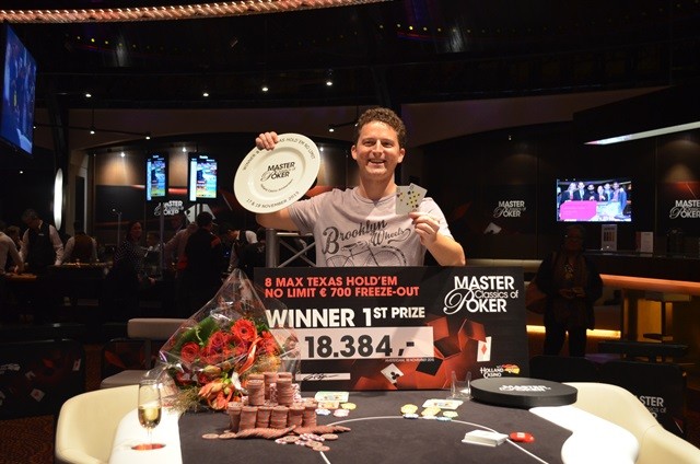 http://www.pokercity.nl/uploads/lrFoto/event1051/DSC_0470.JPG