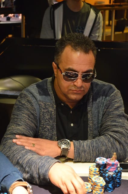http://www.pokercity.nl/uploads/lrFoto/event1283/DSC_0140.JPG