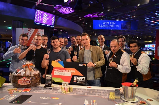 http://www.pokercity.nl/uploads/lrFoto/event1342/DSC_0638.JPG