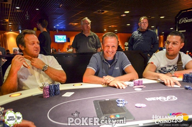 http://www.pokercity.nl/uploads/lrFoto/event1502/DSC_0043.jpg