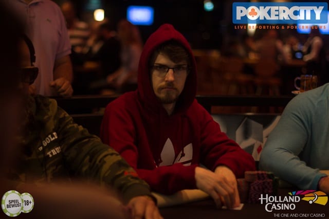 http://www.pokercity.nl/uploads/lrFoto/event1567/IMG_1768.jpg