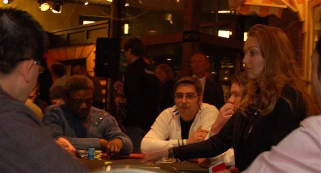 Aan tafel | 2008/03 - Rotterdam Easter Series of Poker - ev3 - 200 EU Freeze Out