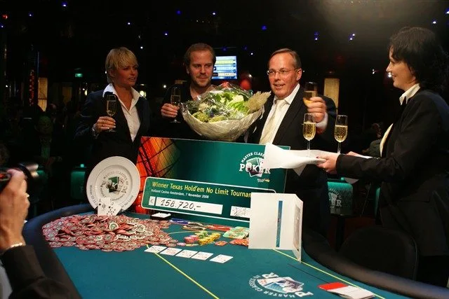 Michael Tureniec | 2008/11 - Master Classics of Poker - ev1 - 1000 eu NLHE