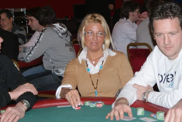 Monique van de Velden | 2009/01 - DOM Classics - ev2 - 400 eu HE No Limit F.O.