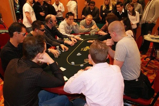 Laatste 10 spelers! | 2009/01 - DOM Classics - ev2 - 400 eu HE No Limit F.O.