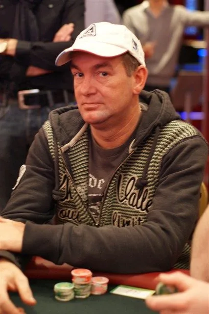 © 2026 Pokercity | Andre van de Venne | 2009/01 - DOM Classics - ev6 - 2500 eu HE F.O. Main Event Andre van de Venne | 2009/01 - DOM Classics - ev6 - 2500 eu HE F.O. Main Event