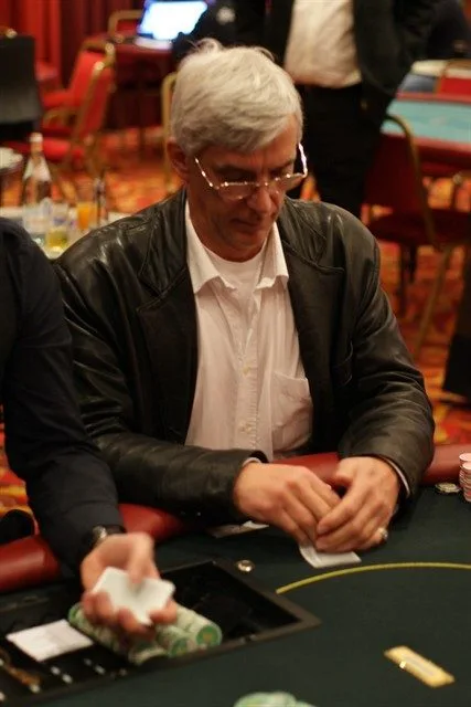 © 2026 Pokercity | Robert van de Brom | 2009/01 - DOM Classics - ev6 - 2500 eu HE F.O. Main Event Robert van de Brom | 2009/01 - DOM Classics - ev6 - 2500 eu HE F.O. Main Event