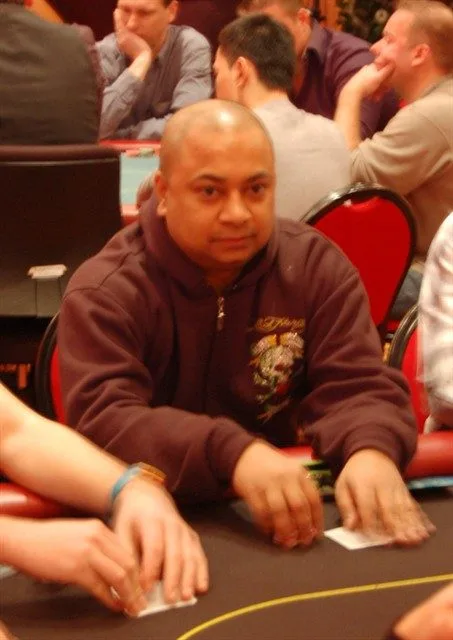 Steven Razab | 2009/01 - DOM Classics - ev4 - 200 eu HE Rebuy + Addon