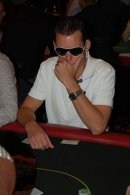 © 2026 Pokercity | Hugo Kikkert | 2009/01 - DOM Classics - ev4 - 200 eu HE Rebuy + Addon Hugo Kikkert | 2009/01 - DOM Classics - ev4 - 200 eu HE Rebuy + Addon