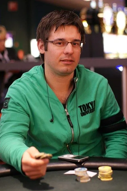 Dominik Kulicki | 2009/01 - DOM Classics - ev4 - 200 eu HE Rebuy + Addon