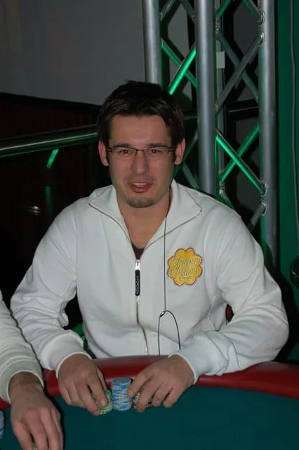 Dominik Kulicki | 2009/01 - DOM Classics - ev4 - 200 eu HE Rebuy + Addon