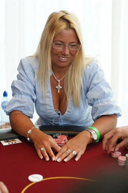 Nogmaals Monique van der Velden | 2009/04 - Nijmegen Pokervierdaagse - 750 eu Main Event