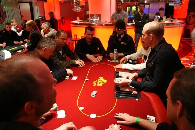 Einde dag 1 nadert... | 2009/04 - Nijmegen Pokervierdaagse - 750 eu Main Event