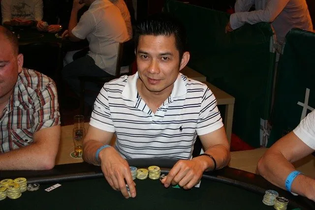 2009/07 - VIP Days Holiday Edition - 200 eu NL F.O.