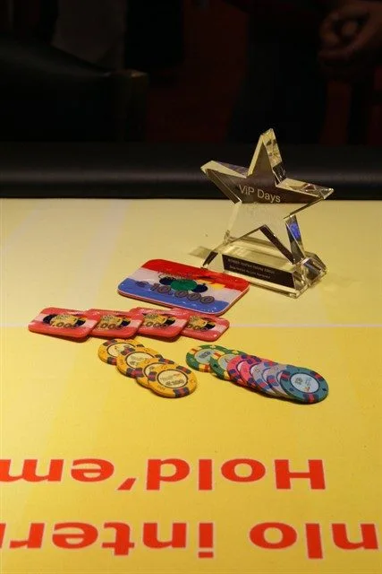 de eerste prijs | 2009/07 - VIP Days Holiday Edition - 100 eu NL RB+AO