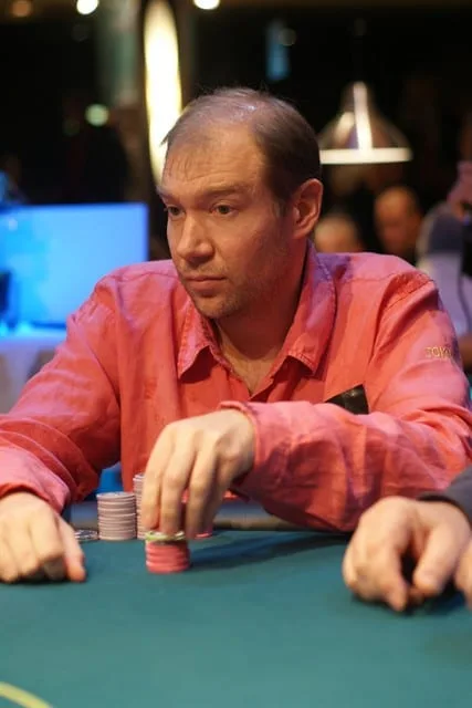 Vitaly Lunkin | 2009/11 - Master Classics of Poker - 02 - 1000 eu PL Omaha