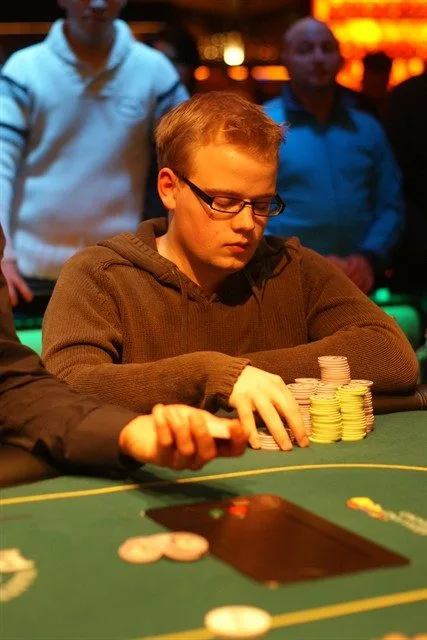 Mickey Petersen | 2009/11 - Master Classics of Poker - 04 - 6000 eu Main Event