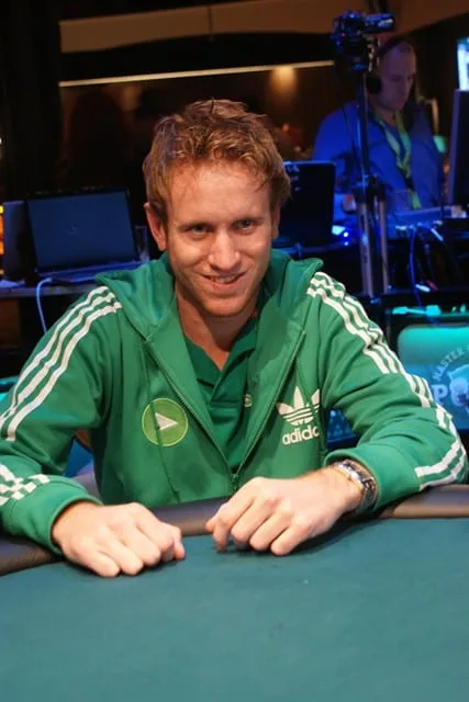 Seat 1 : Tim van de Riet | 2009/11 - Master Classics of Poker - 04 - 6000 eu Main Event