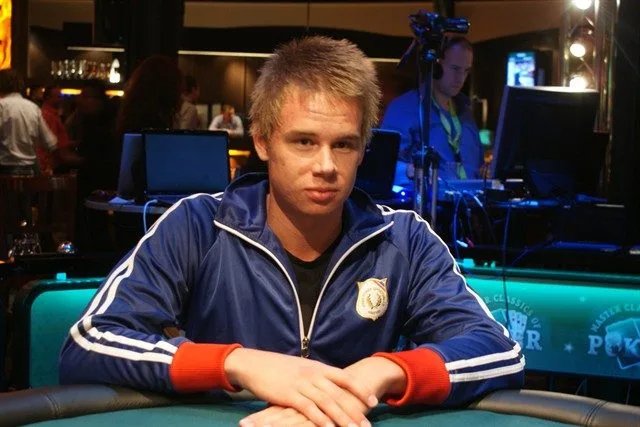 Seat 5 : Kristoffer Thorsson | 2009/11 - Master Classics of Poker - 04 - 6000 eu Main Event