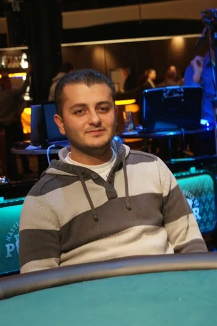 Seat 6 : Saydam Ozgür | 2009/11 - Master Classics of Poker - 04 - 6000 eu Main Event