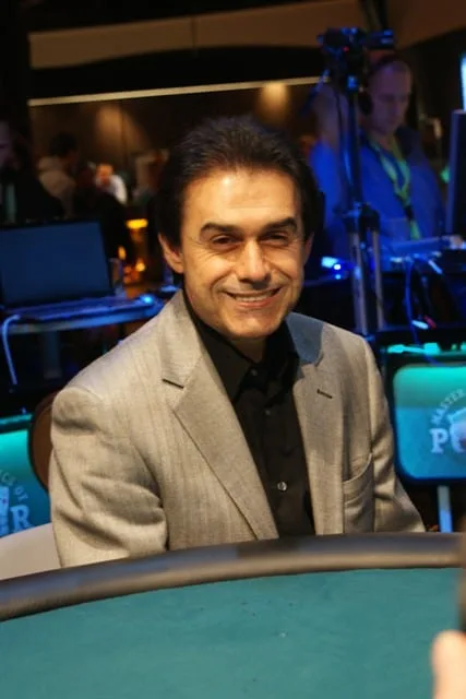Seat 7 : Ben Roberts | 2009/11 - Master Classics of Poker - 04 - 6000 eu Main Event