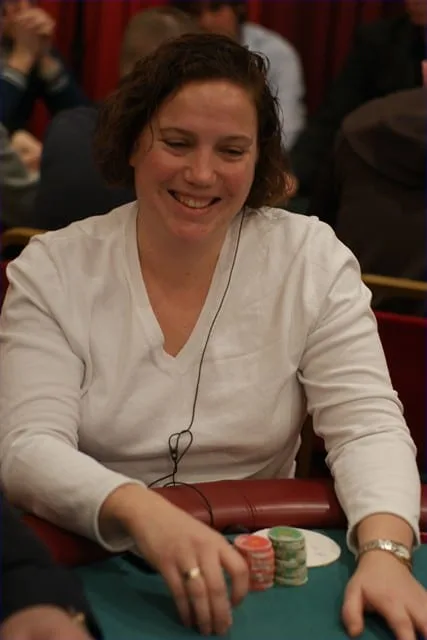 © 2026 Pokercity | Wendy van Veenendaal | 2010/01 - Dom Classics - 400 eu NLHE Bounty Wendy van Veenendaal | 2010/01 - Dom Classics - 400 eu NLHE Bounty