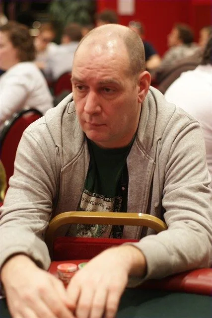 Ruud Smit | 2010/01 - Dom Classics - 400 eu NLHE Bounty