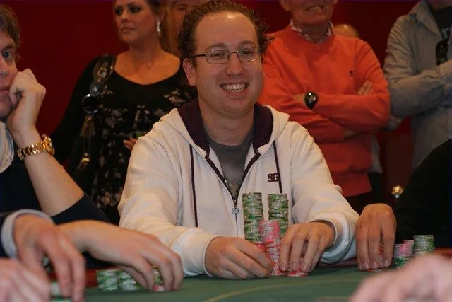 Jacco Hester op de goede weg | 2010/01 - Dom Classics - 400 eu NLHE Bounty
