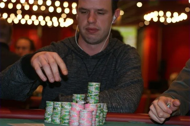 van Gils | 2010/01 - Dom Classics - 400 eu NLHE Bounty