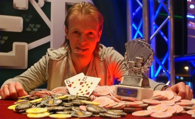 © 2026 Pokercity | Raúl van Boxtel | 2010/01 - Dom Classics - 300 eu PL HE/PL Omaha Raúl van Boxtel | 2010/01 - Dom Classics - 300 eu PL HE/PL Omaha
