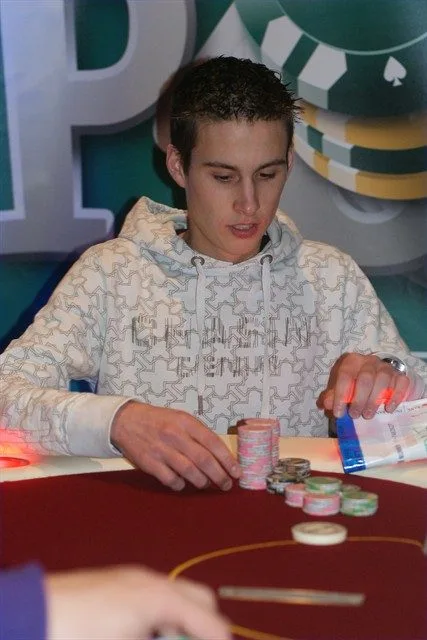 © 2026 Pokercity | Maurits Blom | 2010/01 - Dom Classics - 300 eu PL HE/PL Omaha Maurits Blom | 2010/01 - Dom Classics - 300 eu PL HE/PL Omaha