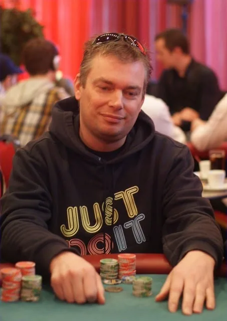 © 2026 Pokercity | Brent de Bruin | 2010/01 - Dom Classics - 1000 eu NLHE Brent de Bruin | 2010/01 - Dom Classics - 1000 eu NLHE