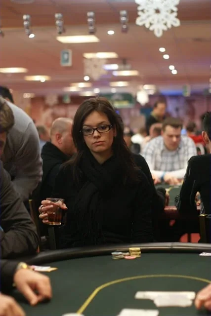 Milly Uylenbroek | 2010/03 - VIP Days Venlo F.O. Edition - 1000 eu NLHE FO Main Event