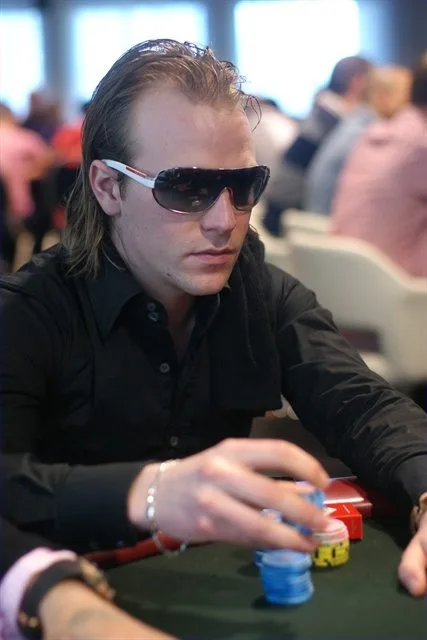 Raoul van Boxtel | 2010/04 - Rotterdam Easter Series of Poker - 400 eu Bounty NLHE F.O.