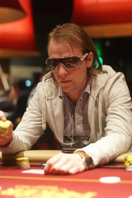 © 2026 Pokercity | Raúl van Boxtel | 2010/04 - Rotterdam Easter Series of Poker - 500 eu NLHE F.O. Raúl van Boxtel | 2010/04 - Rotterdam Easter Series of Poker - 500 eu NLHE F.O.