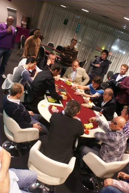 Finaletafel | 2010/04 - Rotterdam Easter Series of Poker - 500 eu NLHE F.O.