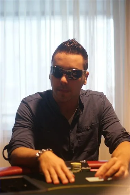 © 2026 Pokercity | Gerard van Veen | 2010/04 - Rotterdam Easter Series of Poker - 1000 eu Main Event HE F.O. Gerard van Veen | 2010/04 - Rotterdam Easter Series of Poker - 1000 eu Main Event HE F.O.