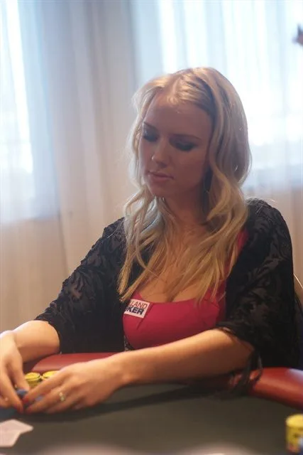 Ancilla Tilia | 2010/04 - Rotterdam Easter Series of Poker - 300 eu NLHE F.O.