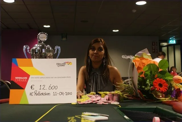 Bhaggoe mevrouw | 2010/04 - Rotterdam Easter Series of Poker - 300 eu NLHE F.O.