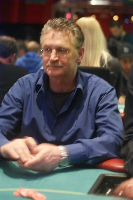 Gerald Begieneman | 2010/05 - Twente Classics Enschede - 300 eu NLHE Bounty