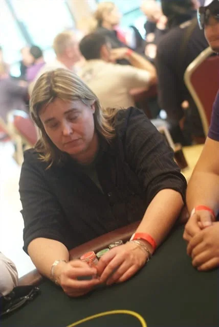 Clementine Hollink | 2010/09 - Valkenburg EUregio Poker Challenge - 400 eu NL HE FO