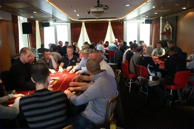 Pokerroom HC Eindhoven | 2010/10 - Light Town Poker Tournament - 500 eu NLHE F.O. Main Event